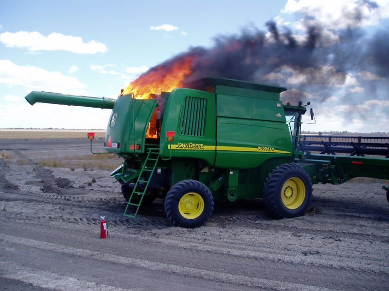 John Deere n Flammen