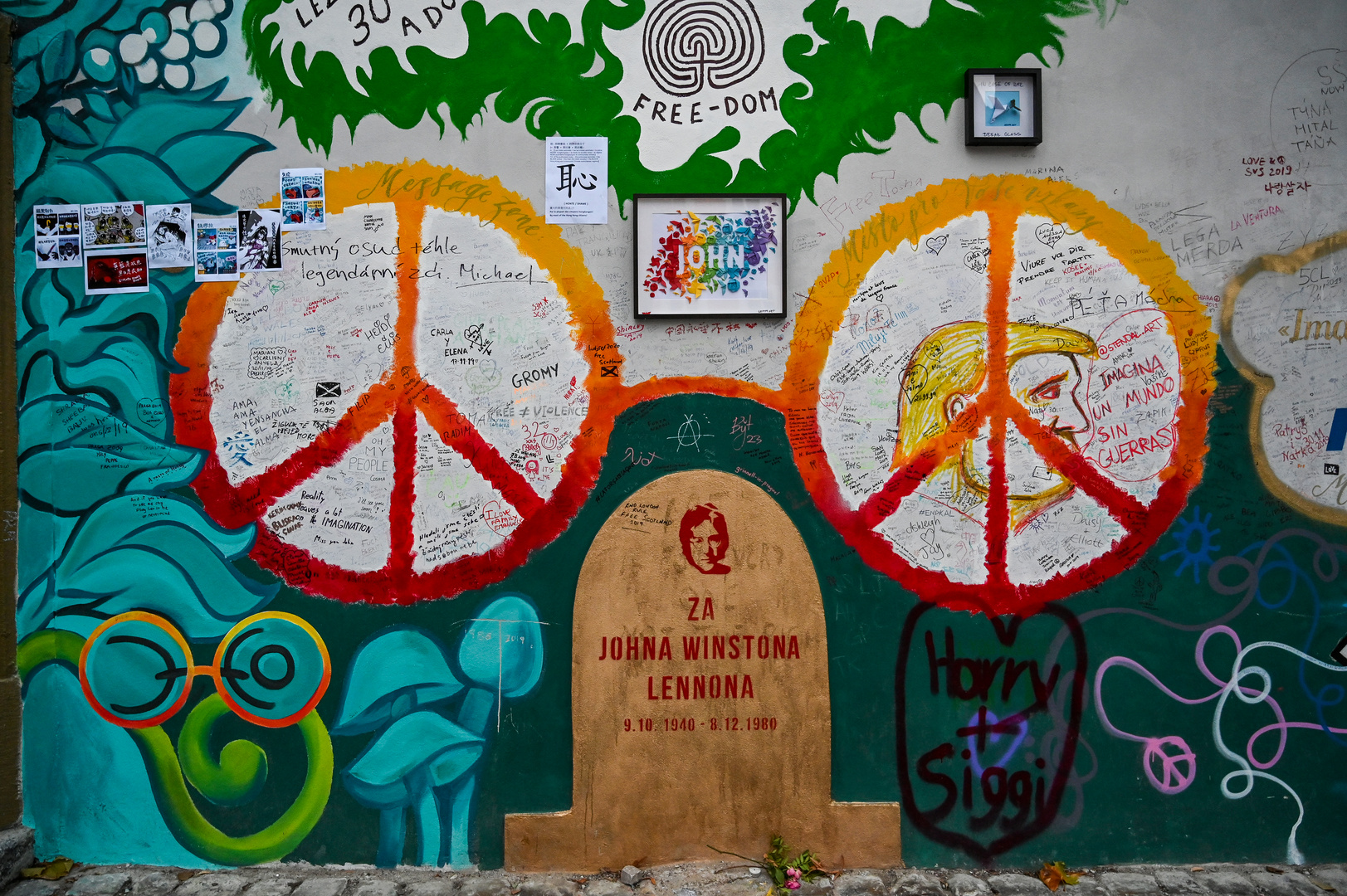 John Lennon Wall 02