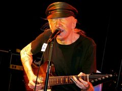 Johnny Winter am 23.2. .....