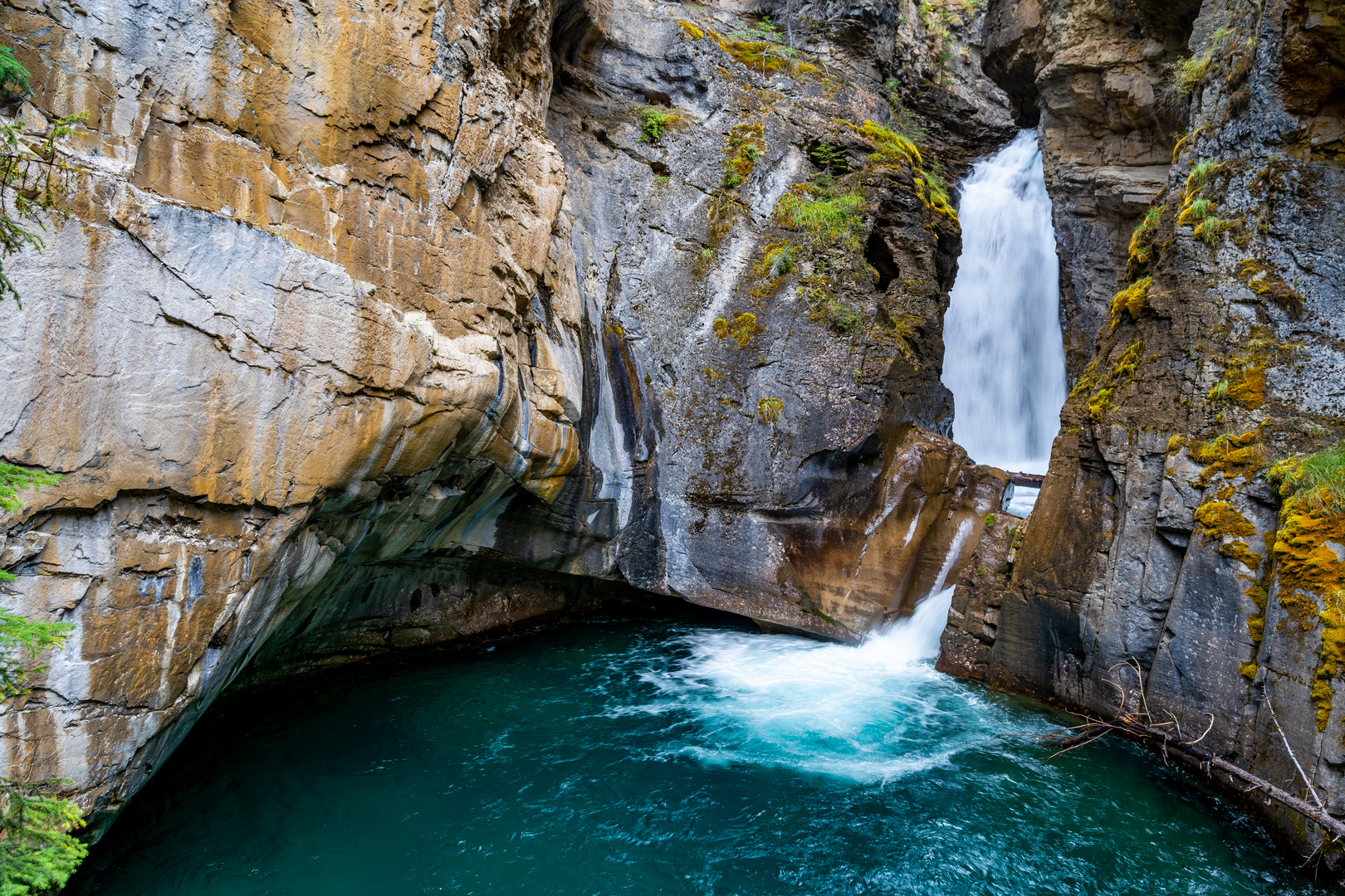 Johnston Canyon lower water falls