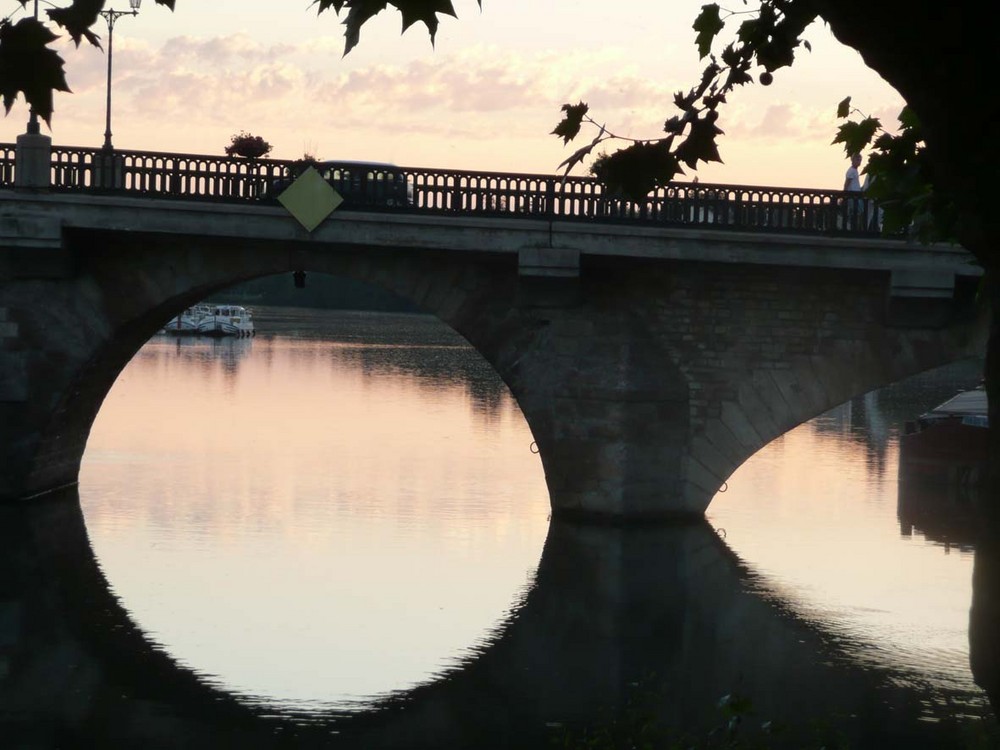 joigny, sous le pont