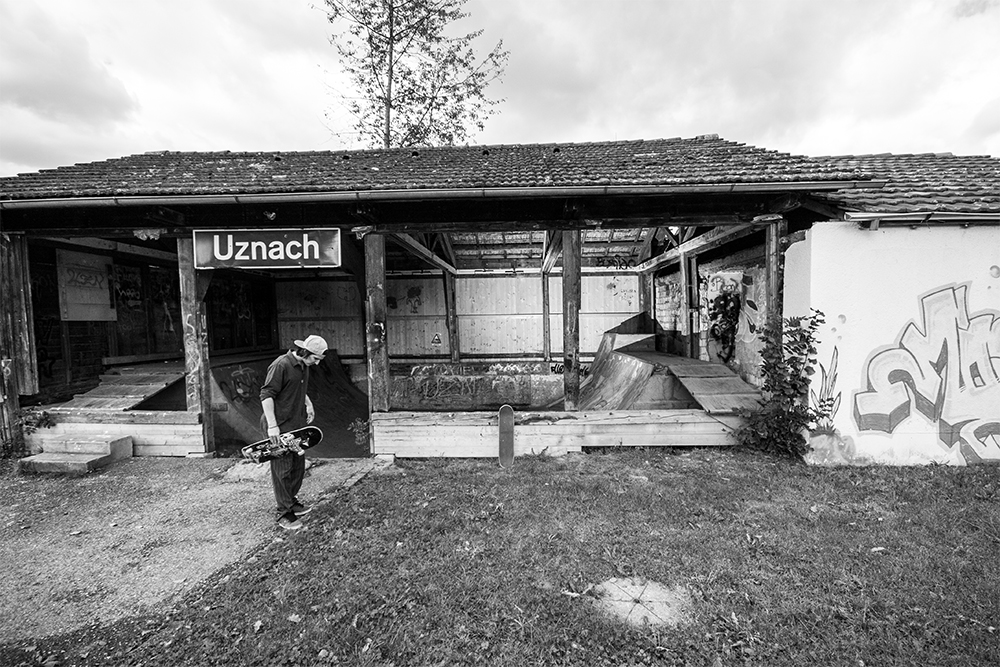 Jona Uznach, Switzerland