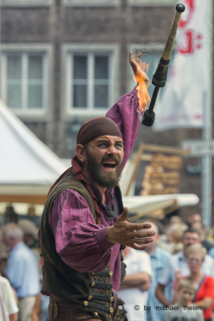 Jongleur beim Bürgerfest 725 Jahre Düsseldorf