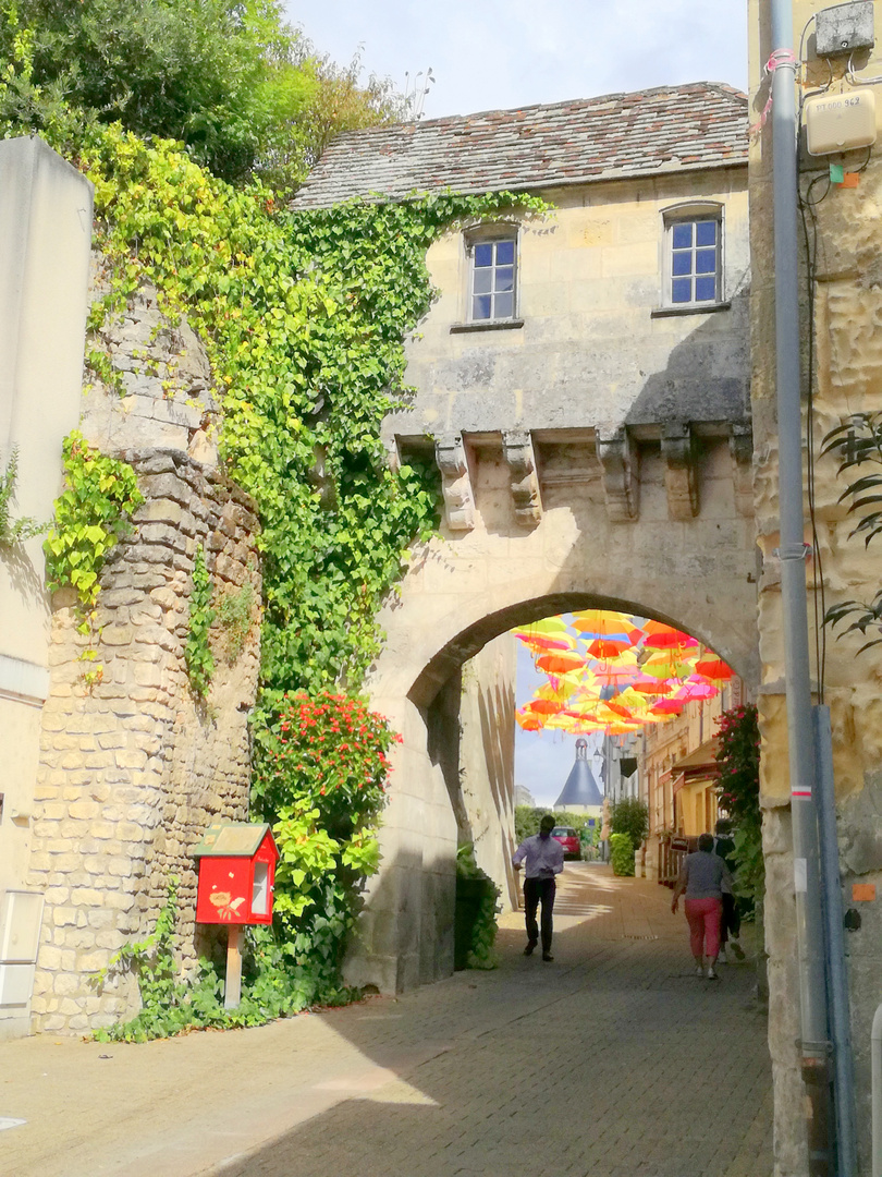 Jonzac ! La porte de Ville