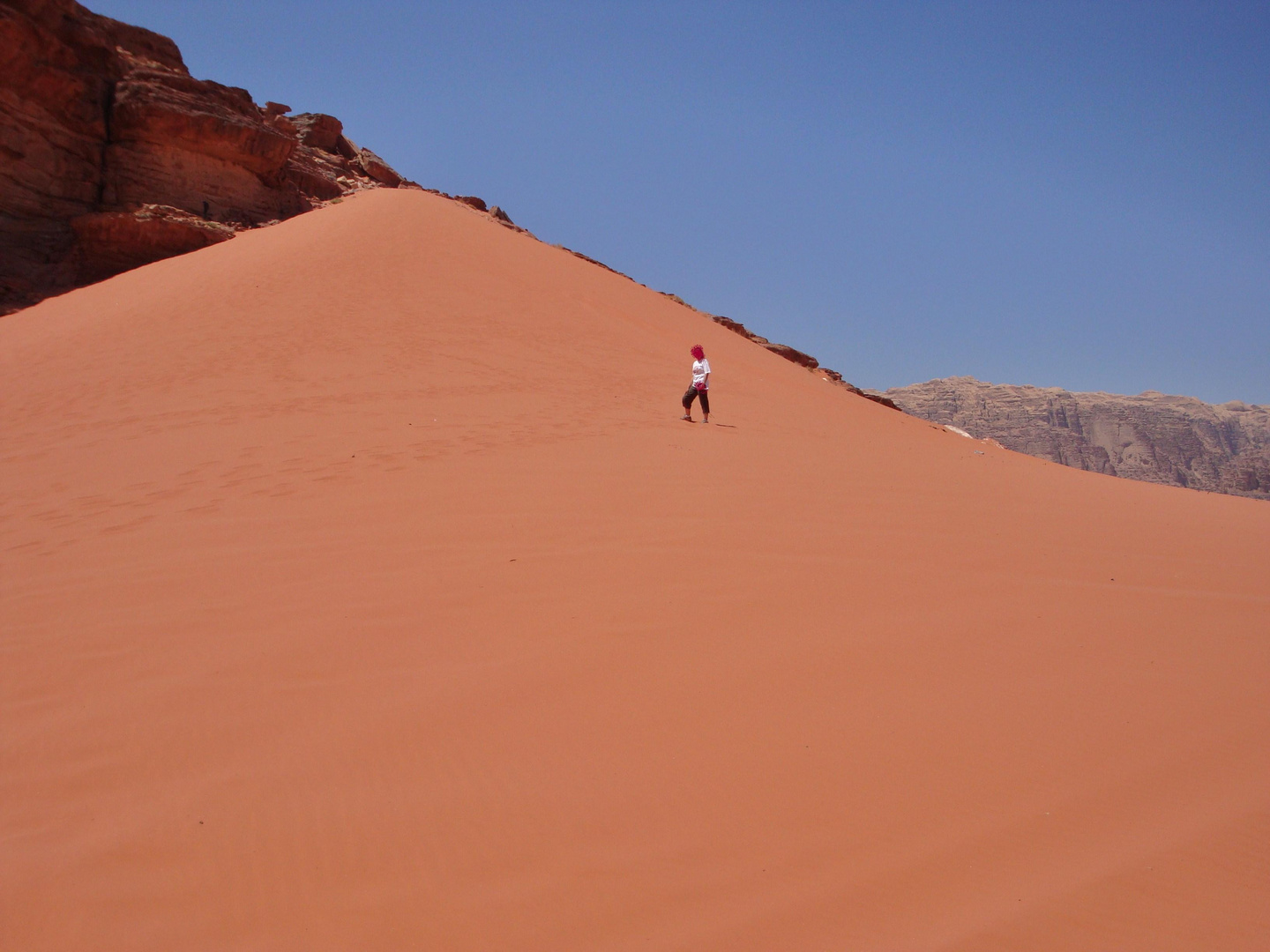 JORDANIA-GRAN DUNA ROJA en el Desierto WADI RUM.