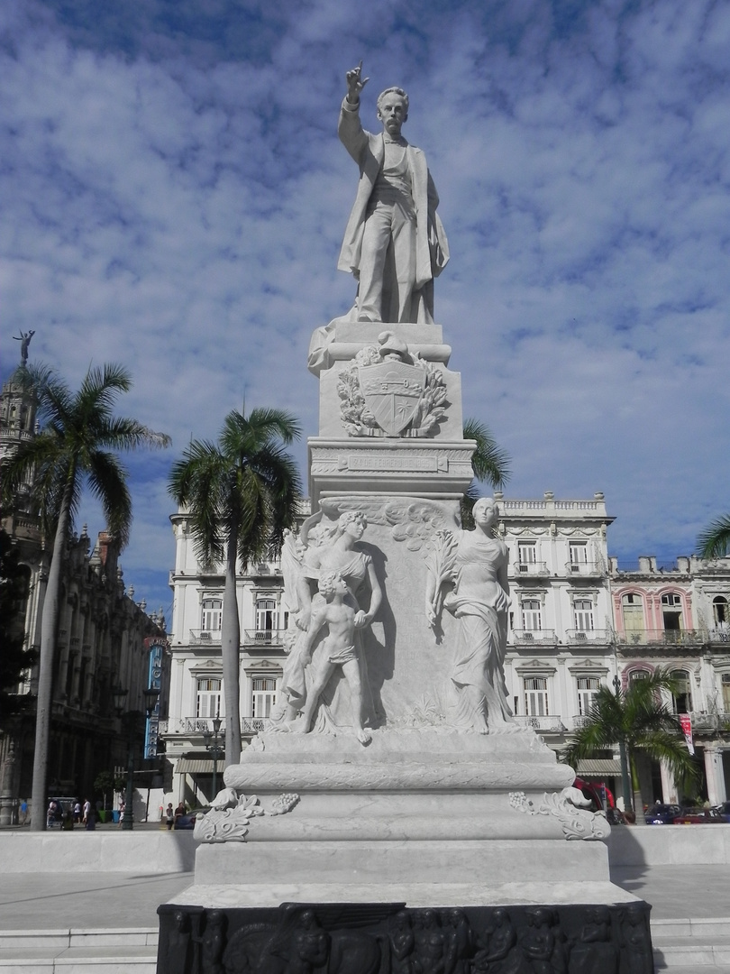 José Marti Denkmal im Parque Central in Havanna