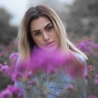 Josefine - Portrait mit Blumen