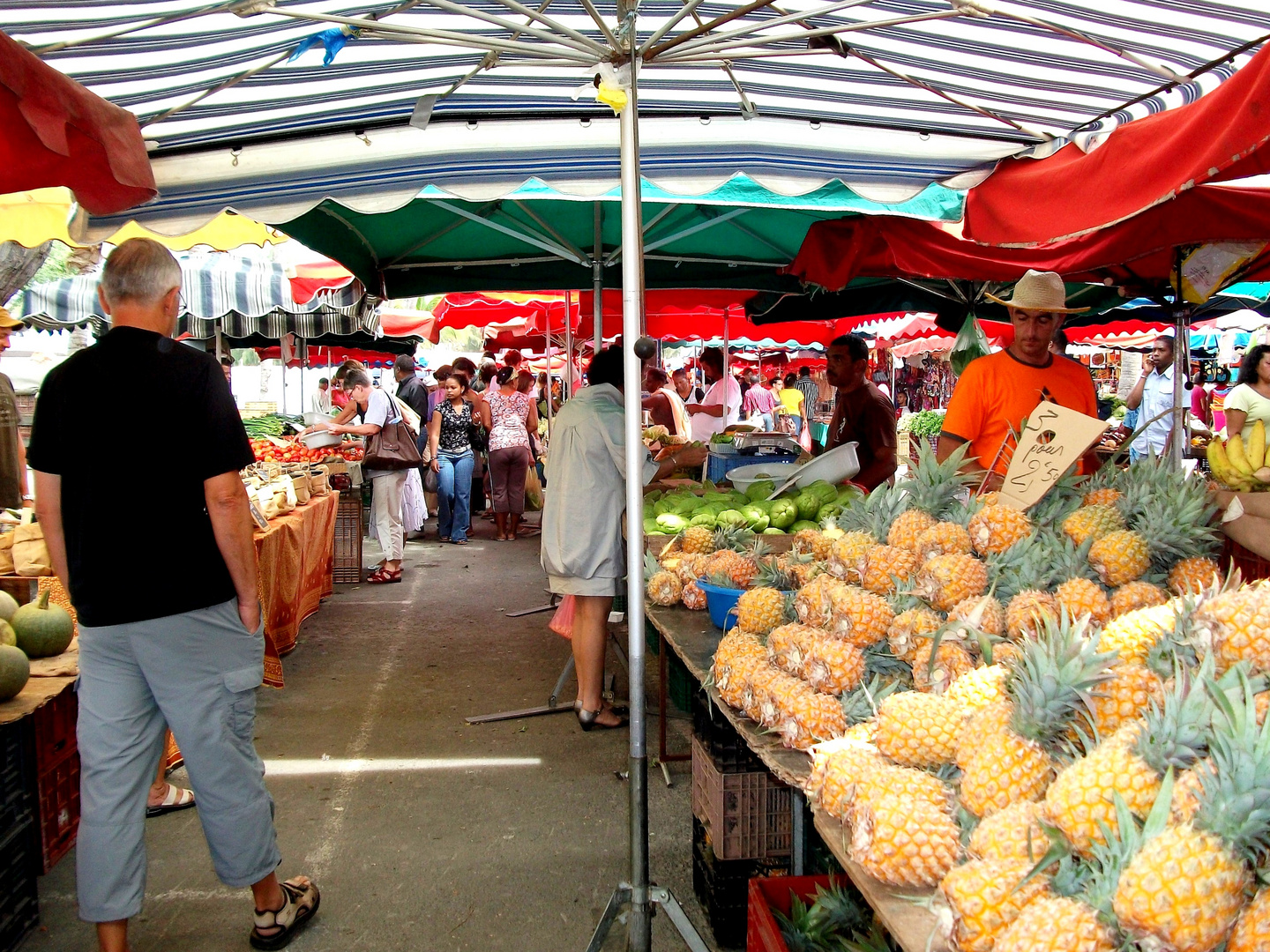 Jour de marché à St Paul, Ile de la Réunion