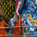 Jóvenes monjes en Kanchanaburi