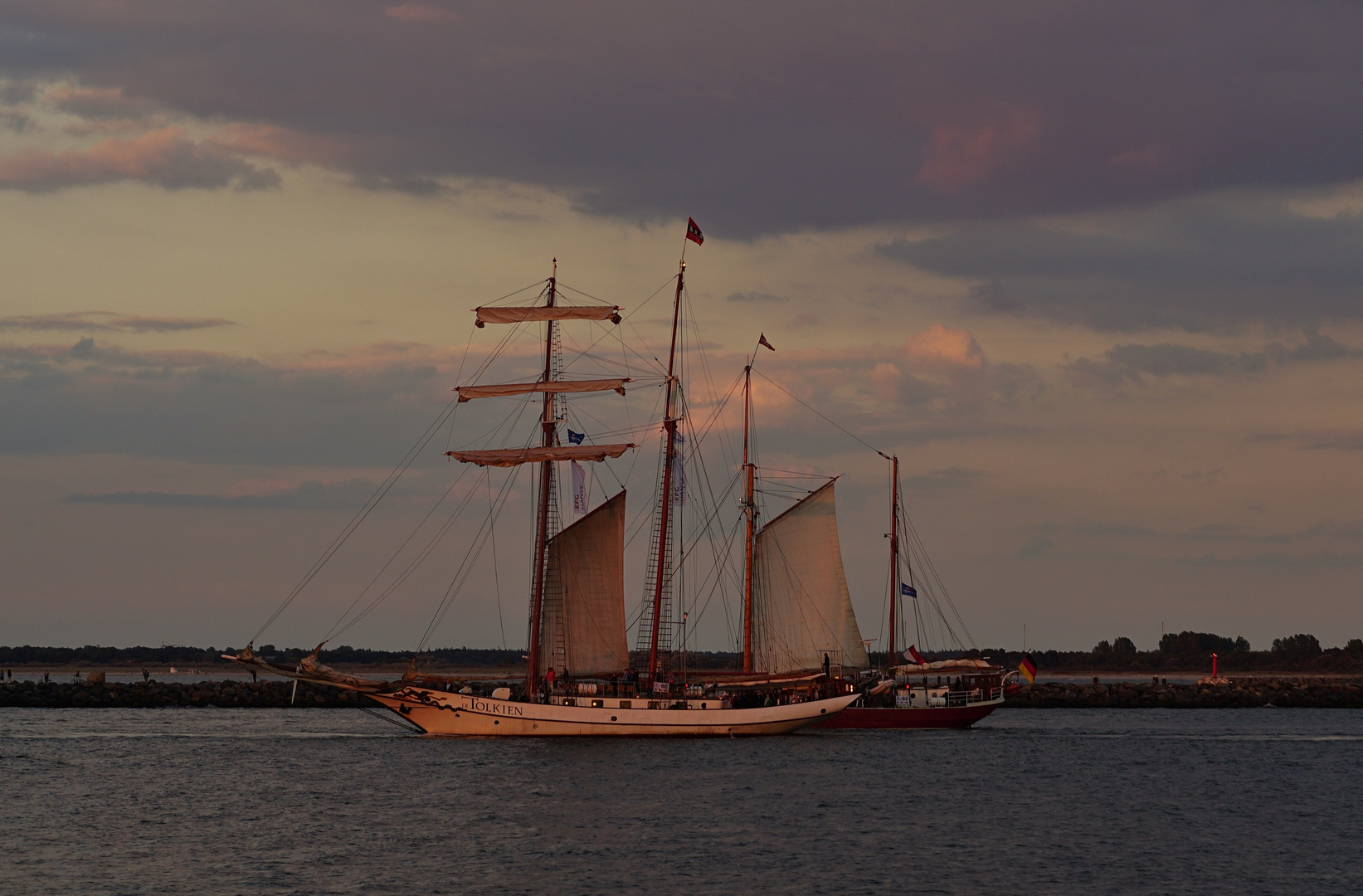 J.R.Tolkien veräßt Warnemünde