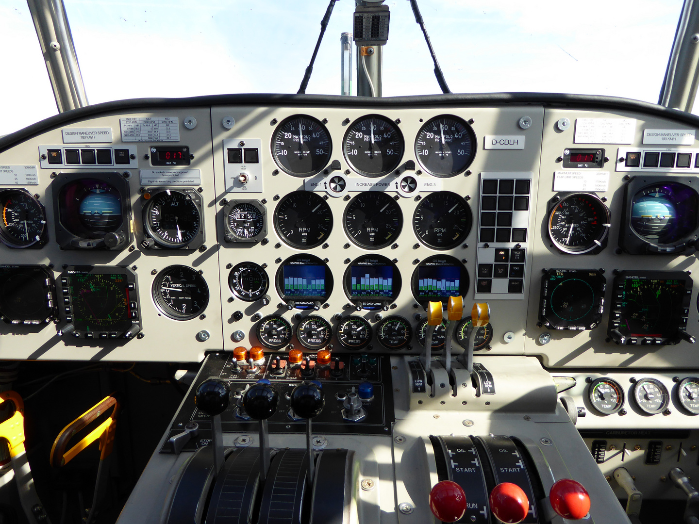 Ju 52 Cockpit im Flug