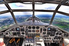 Ju 52 Cockpit nach dem heutigen Stand der Technik