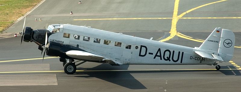 JU-52 der Lufthansa in Duesseldorf