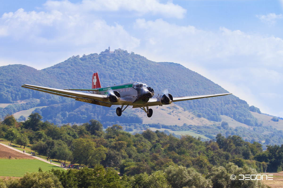 Ju 52 im Landeanflug