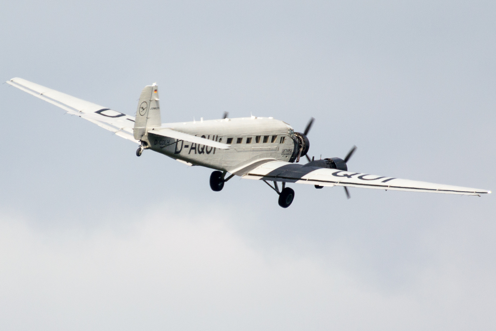 JU 52 right turn after Take Off