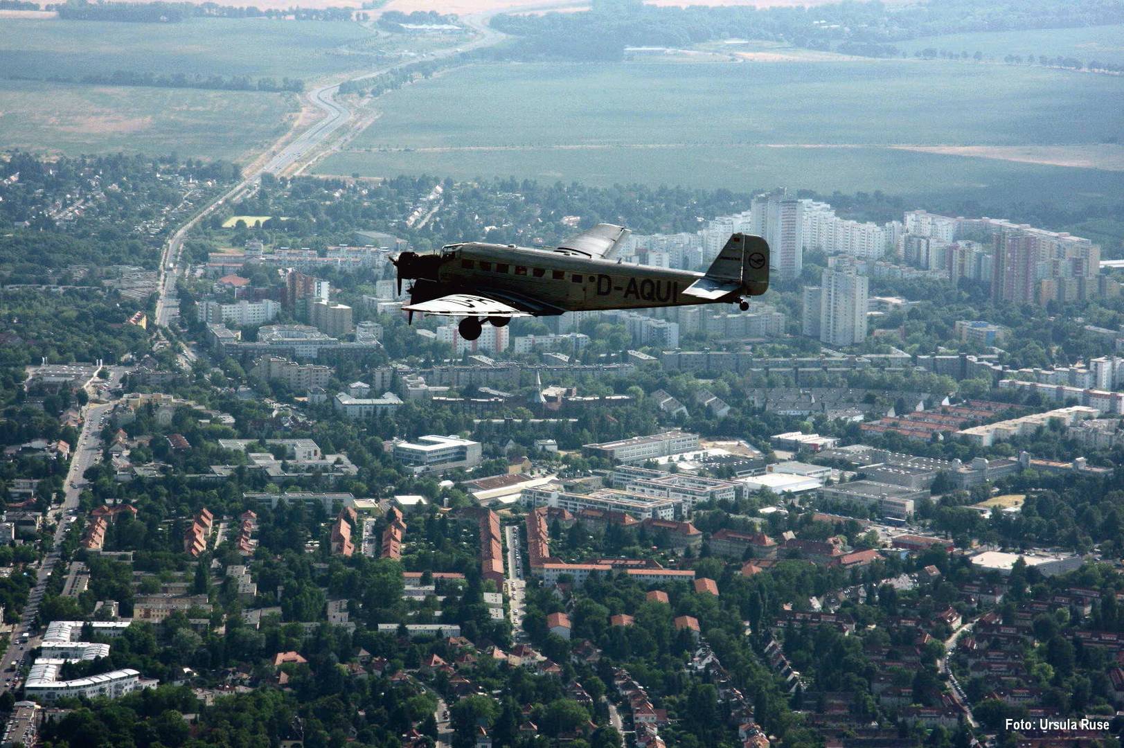 Ju-52 über Berlin