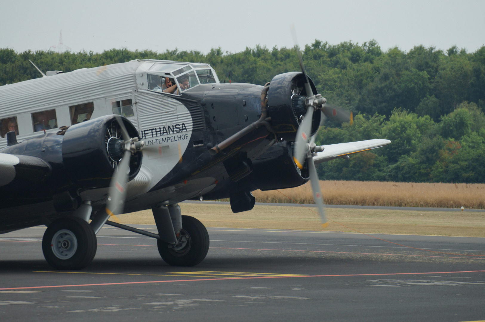 Ju 52/3 der Deutschen Lufthansa Berlin Stiftung = Frankfurt-Egelsbach Airport