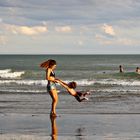 jugando en la playa