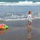 jugando en la playa