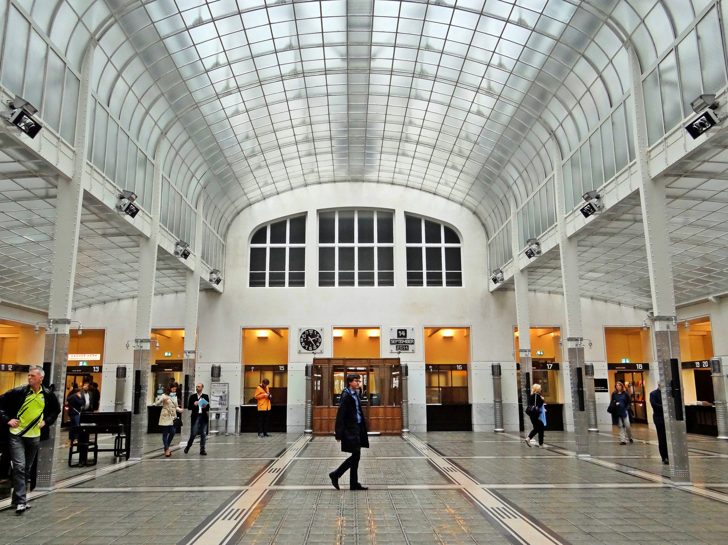 Jugendstil - die Kassenhalle der Postsparkasse in Wien