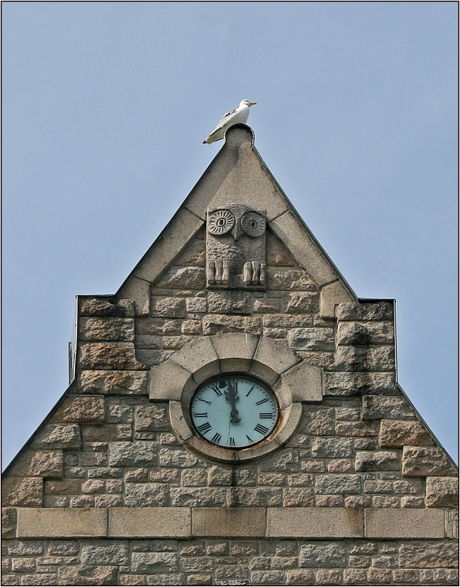 JugendstilGiebel in Alesund, tierisch