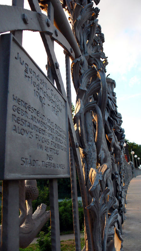 Jugenstielgeländer der Friedrichsbrücke in Freiburg