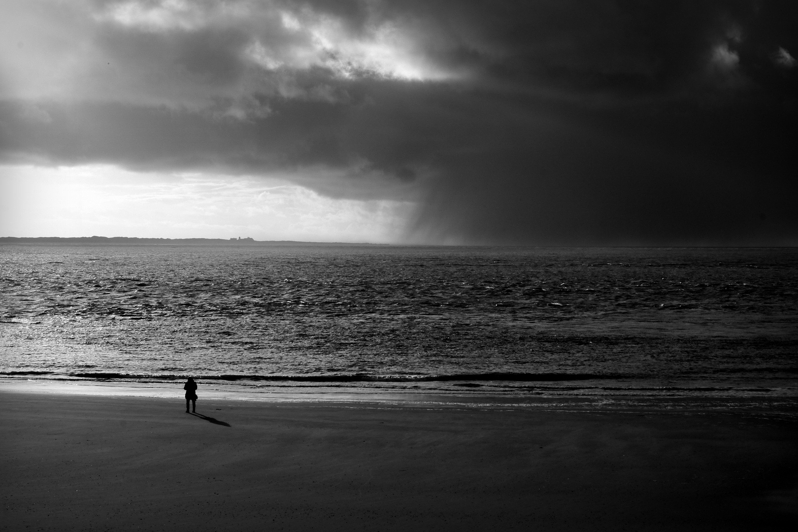 Juist in time-Regen über der Insel.