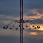 Jules Verne Tower im Abendlicht