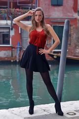 Julia am Kanal in Venedig