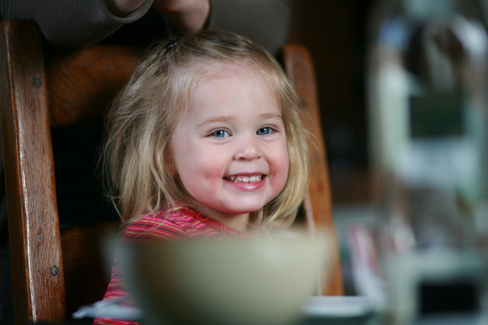 Julia has breakfast