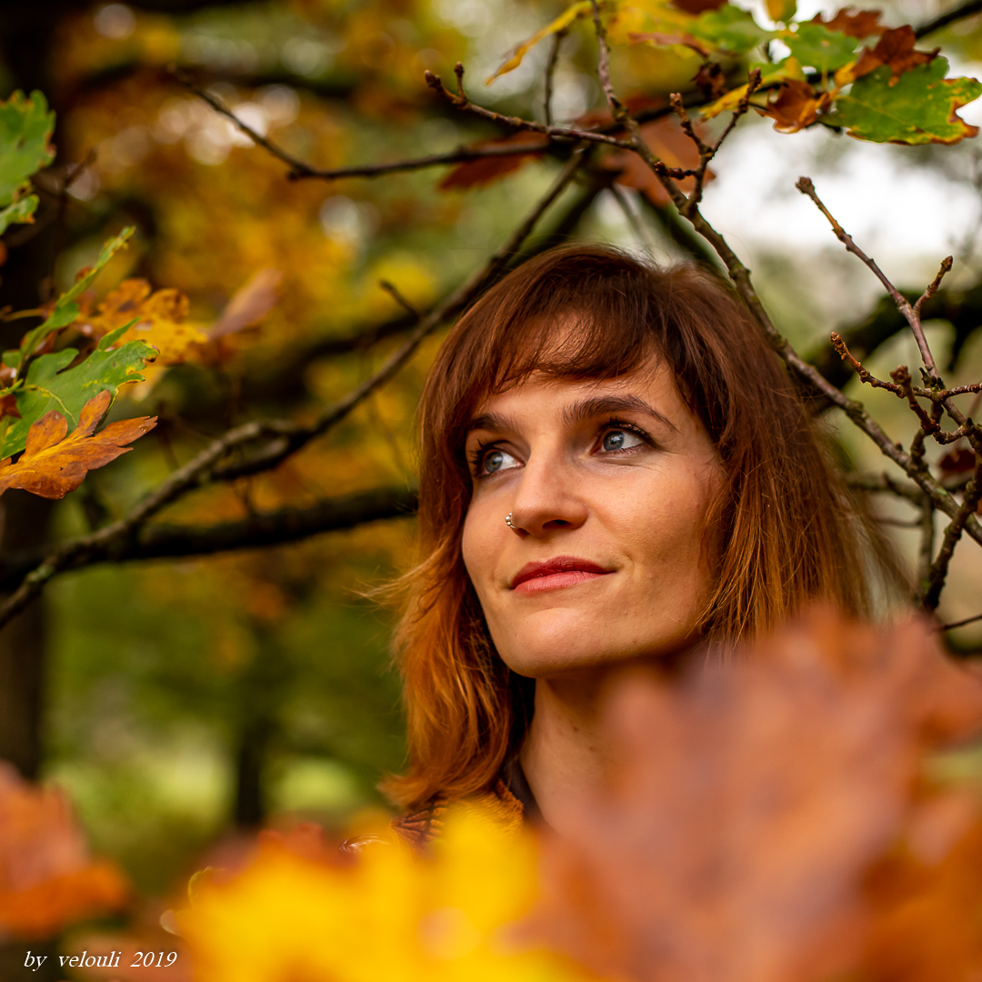 Julia im Wald