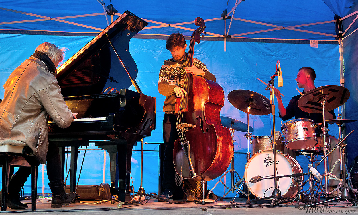 Julia Kadel Trio