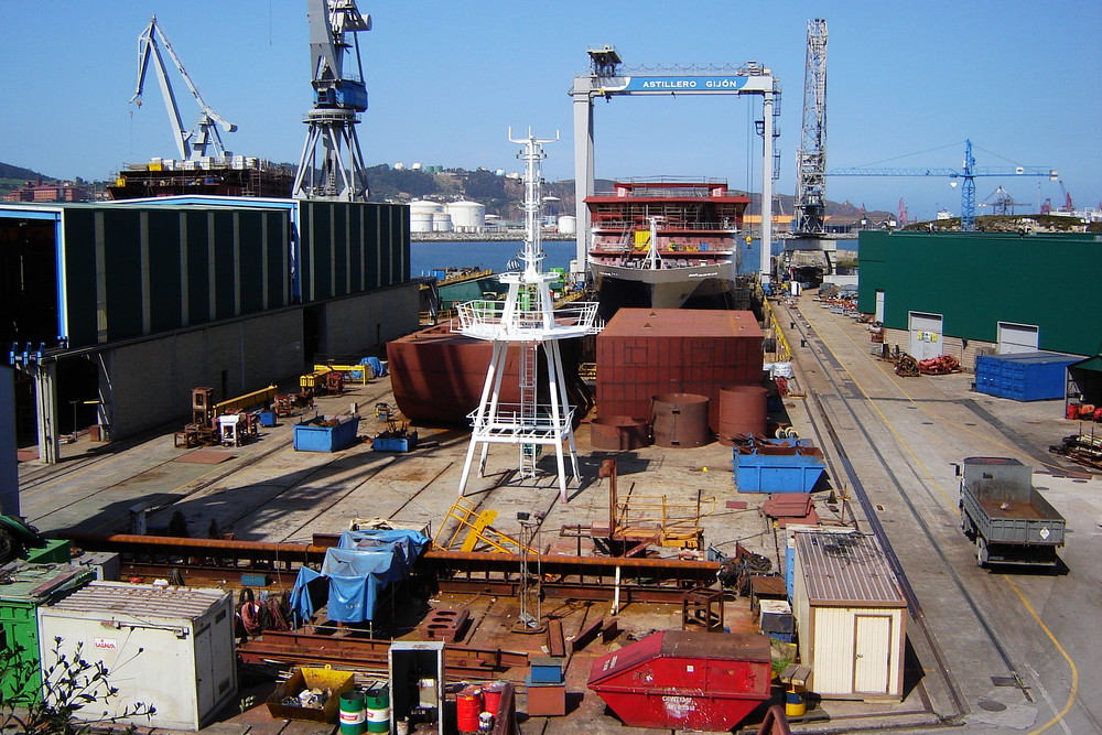 Juliana Shipyard; Gijón bay - Northern Spain