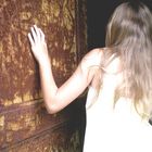 juliet and the rusted door