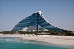 JUMEIRAH BEACH HOTEL VOM BURJ EL ARAB