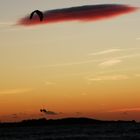 jump kite et coucher soleil