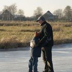 Jung und Alt auf dem Eis