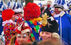 Jung und alt im Karneval