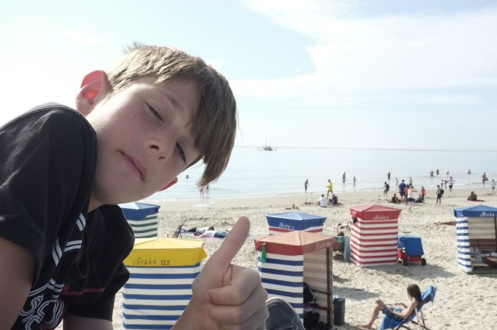 Junge am Strand von Borkum