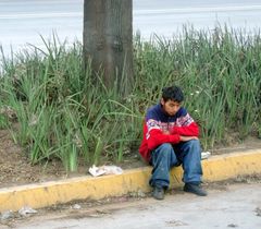 Junge an der Autobahn. Estado de Veracruz