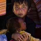 Junge auf dem Bac Ha Markt in Vietnam