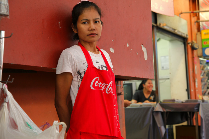 Junge Frau in Bangkok / Thailand