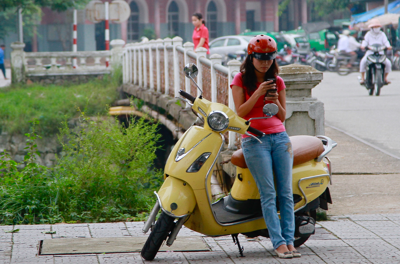 Junge Frau in Hue, Vietnam