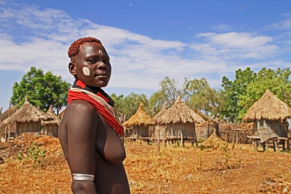 Junge Frau vom Stamm der Karo, Omo-Tal, Äthiopien