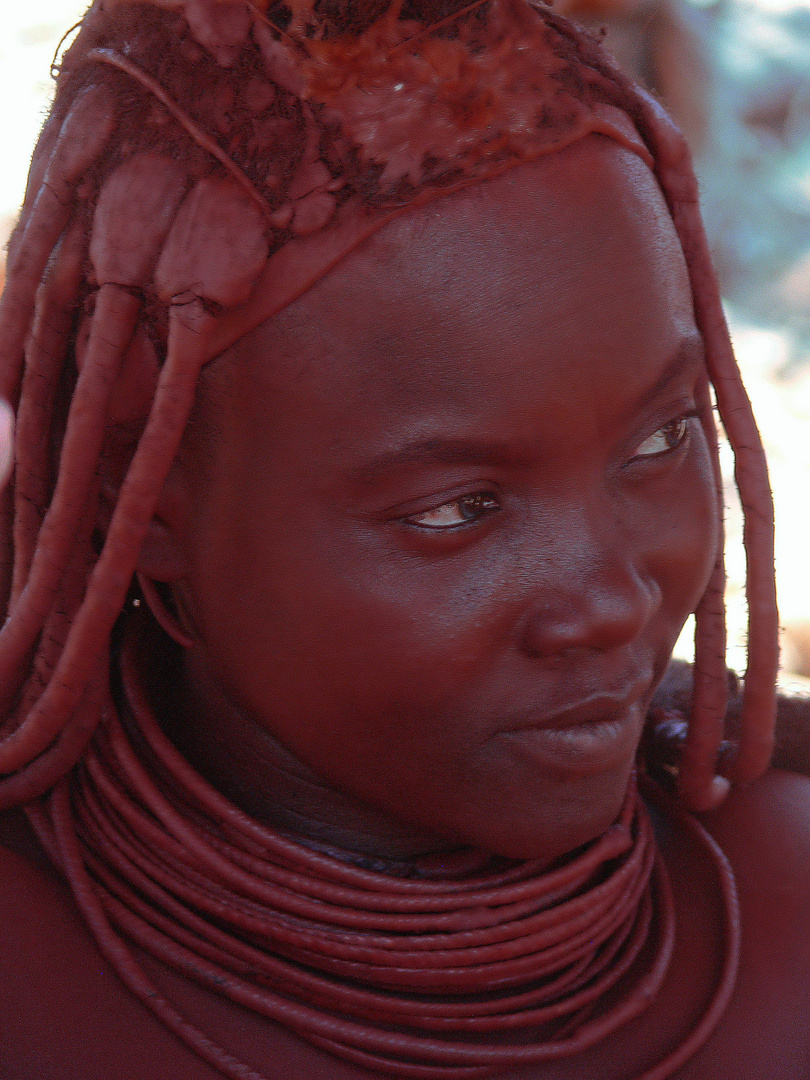 Junge Frau vom Stamme der Ovahimba
