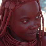 Junge Frau vom Stamme der Ovahimba