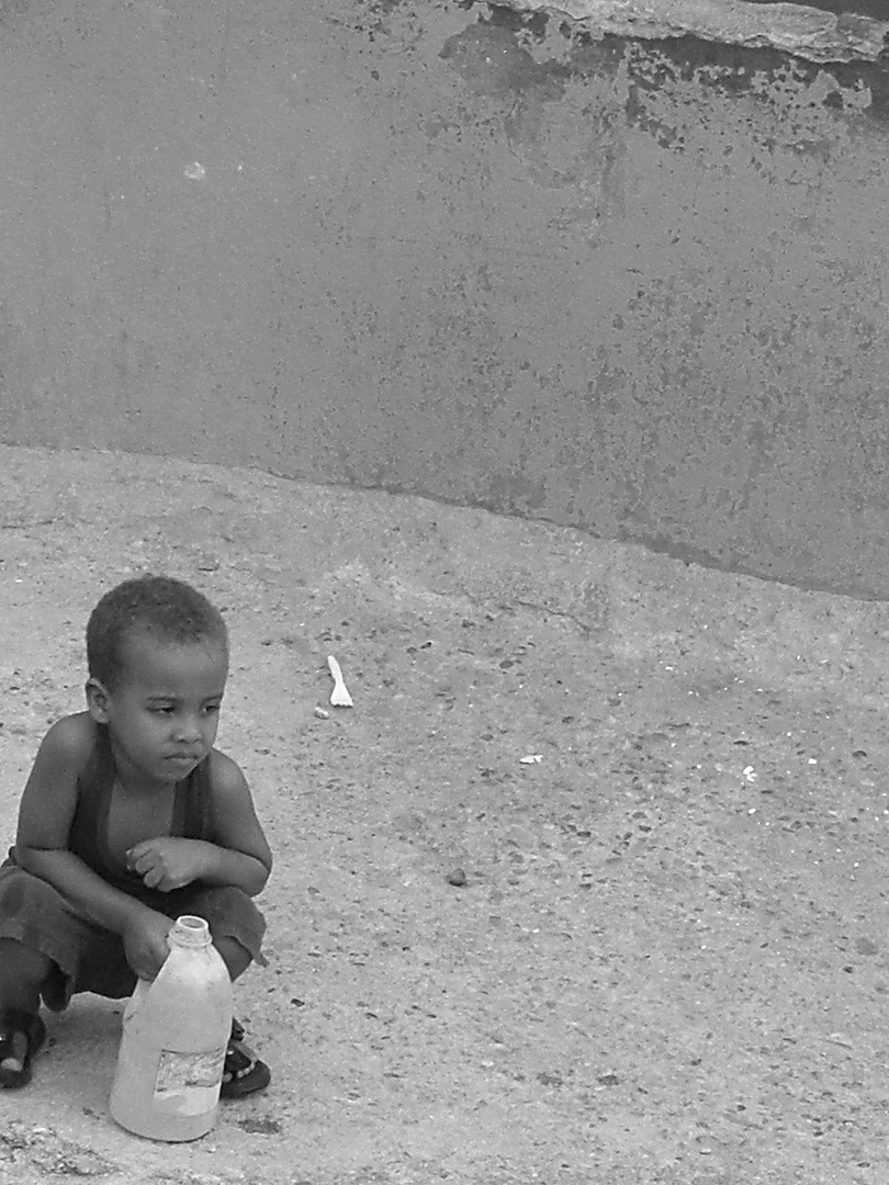 Junge im Slum von Santo Domingo