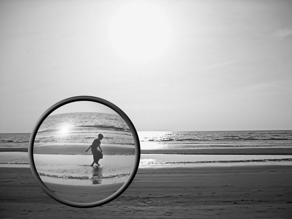 Junge im Wasser in St. Peter-Ording