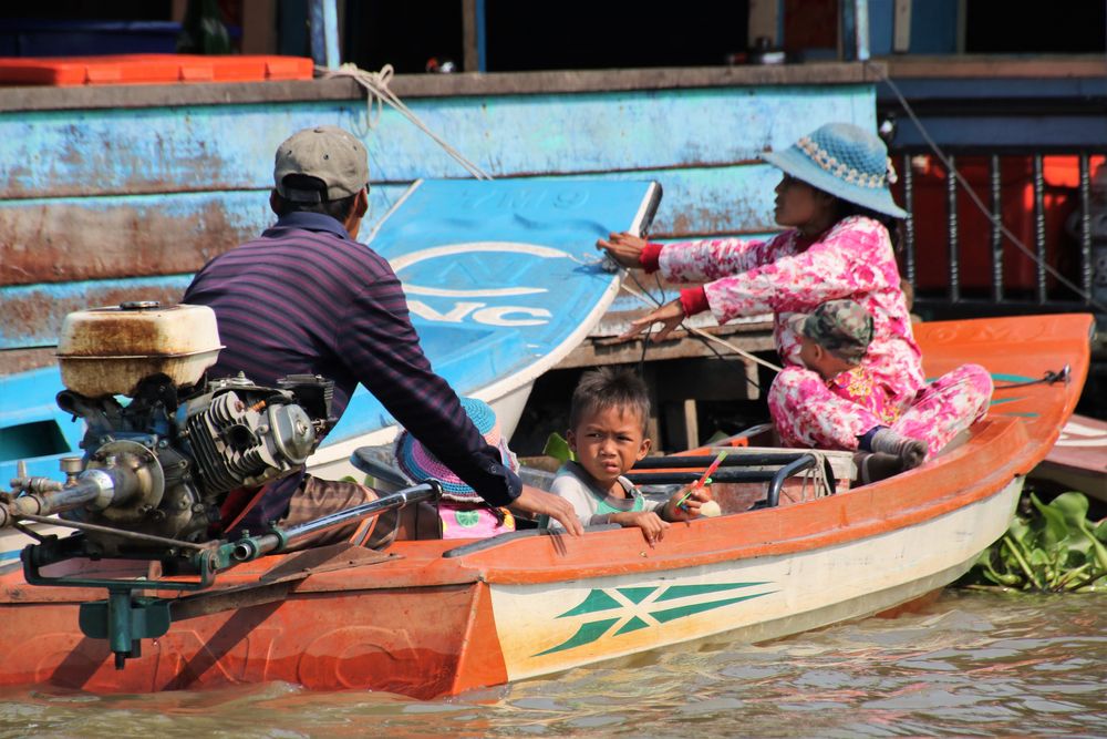 Junge in Cambodia Ca-20-93-col +7Fotos