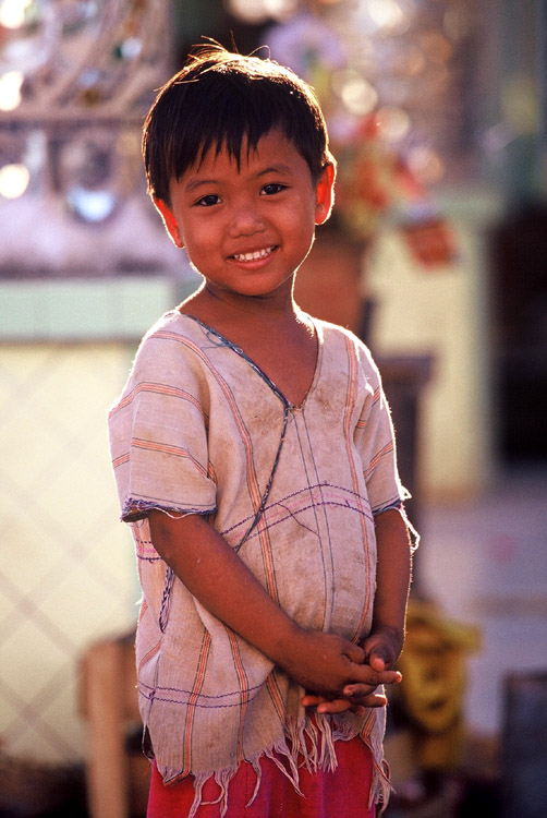 Junge in Thaton Pagode